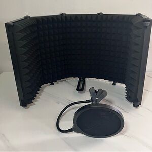 Microphone Isolation Shield w/ Pop Filter